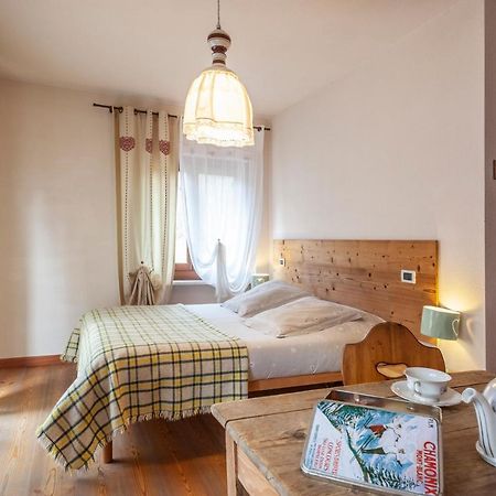 Maison Le Champ B&B Questa Casa Non E Un Albergo La Salle Kültér fotó