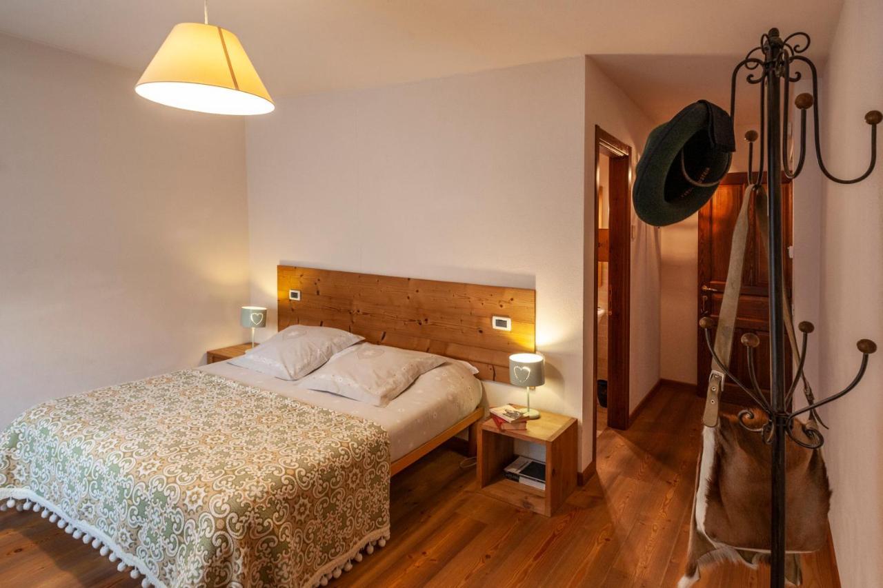Maison Le Champ B&B Questa Casa Non E Un Albergo La Salle Kültér fotó